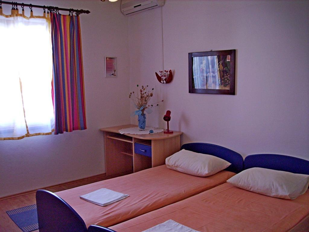 Apartments Marija Постіра Екстер'єр фото
