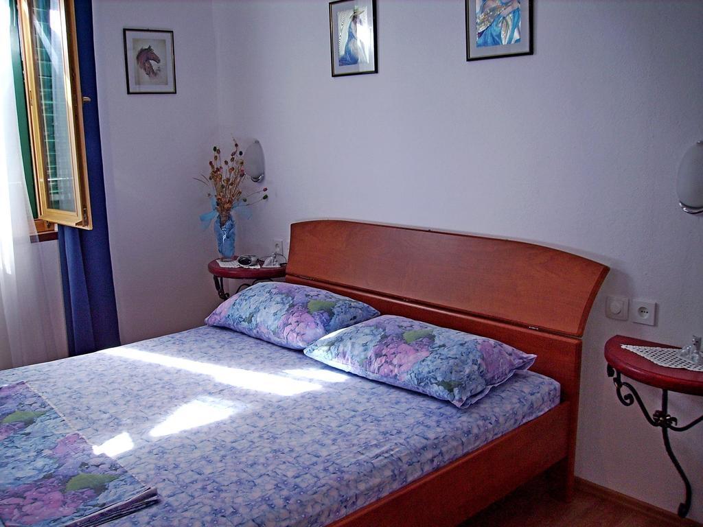 Apartments Marija Постіра Екстер'єр фото