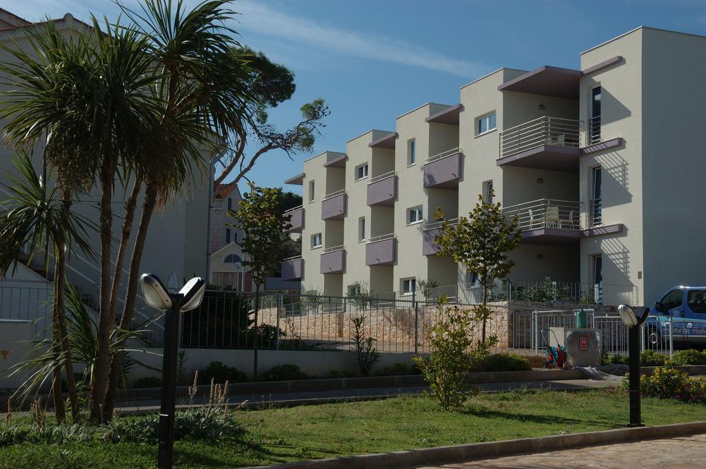 Apartments Marija Постіра Екстер'єр фото